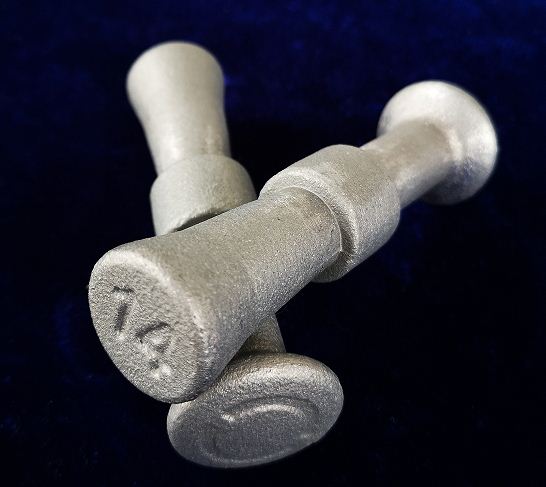 盘形悬式绝缘子钢脚